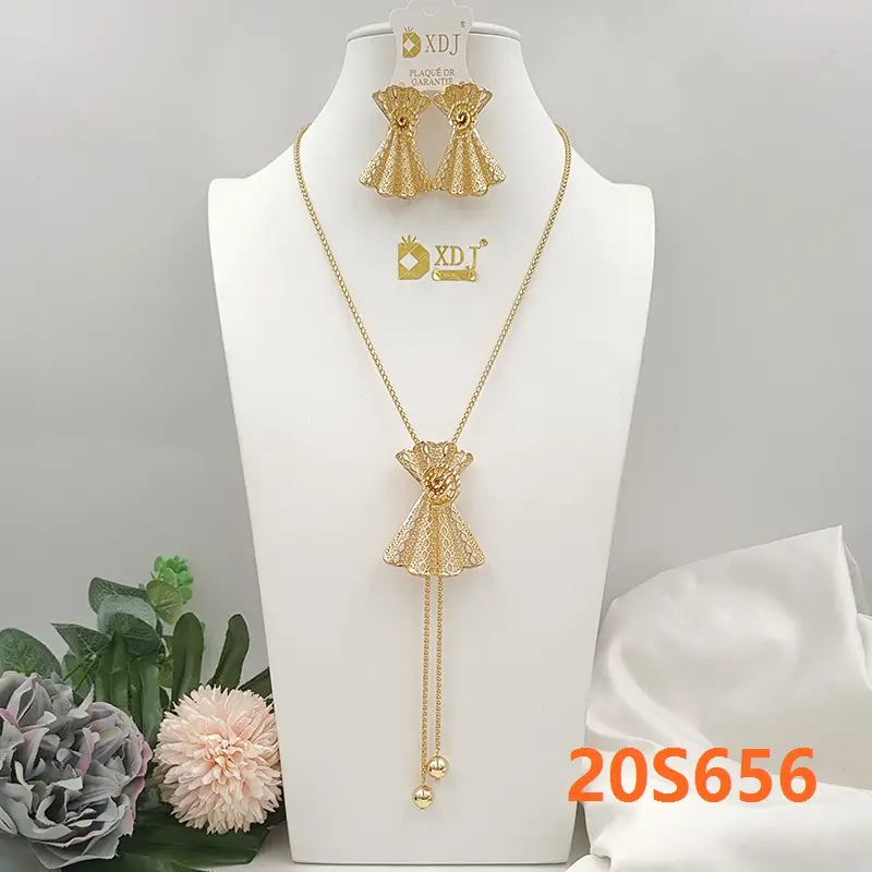 2 pcs of long adjustable chain and earrings