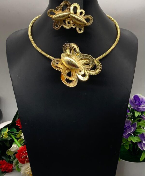 3 Piece set of jewelry